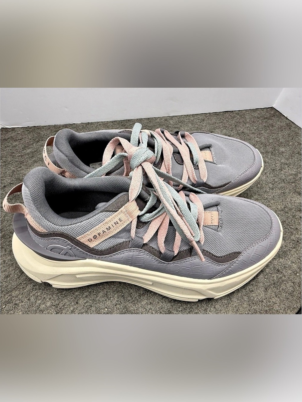 LOCI DOPAMINE Women’s Athletic Shoe - Size 9